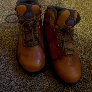 Man 9 1/2 Nike boots leather good quality brown